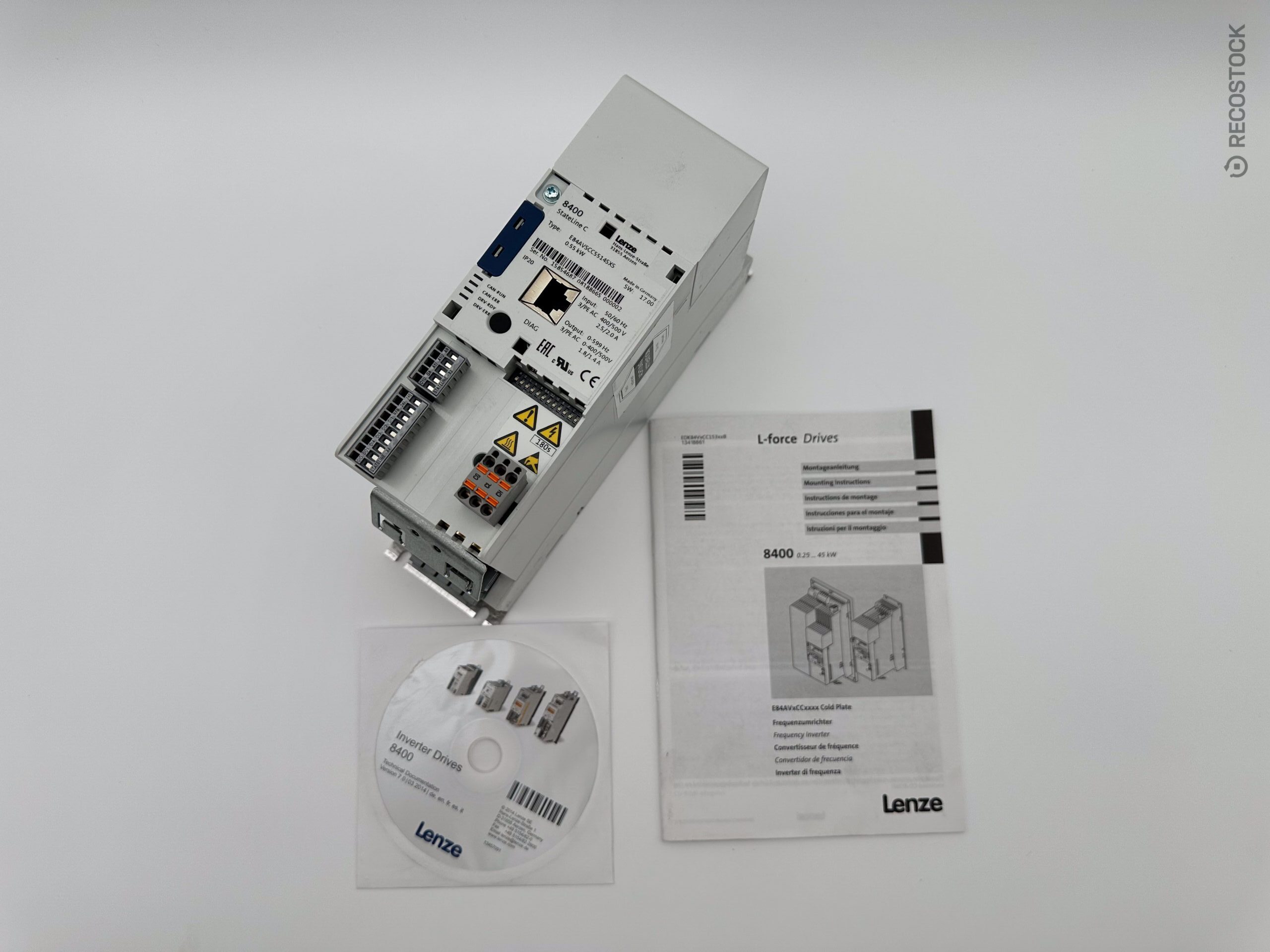 falownik Lenze E84AVSCC5514SXS — widok z przodu — zdjecie 3