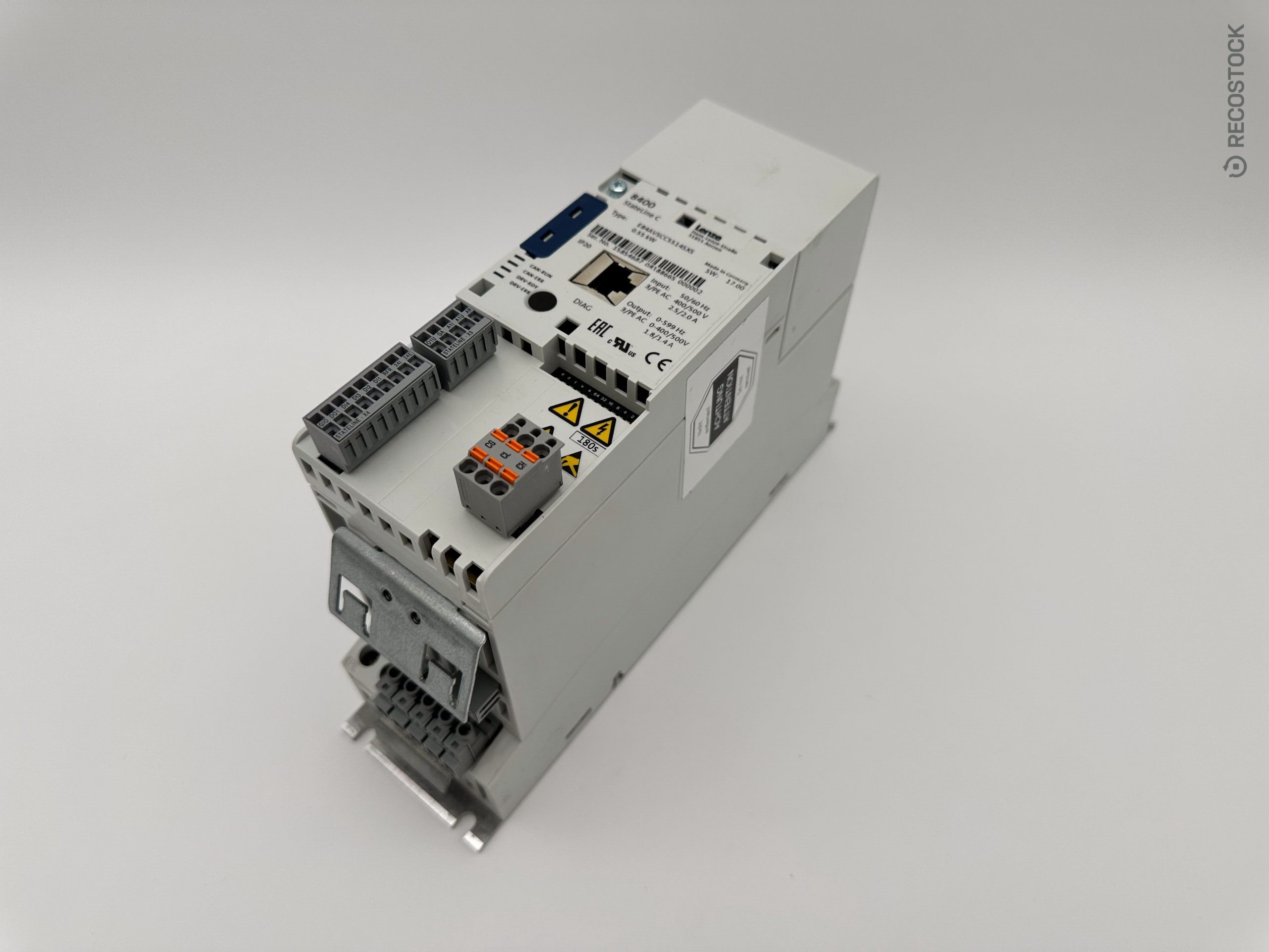 falownik Lenze E84AVSCC5514SXS — widok z przodu