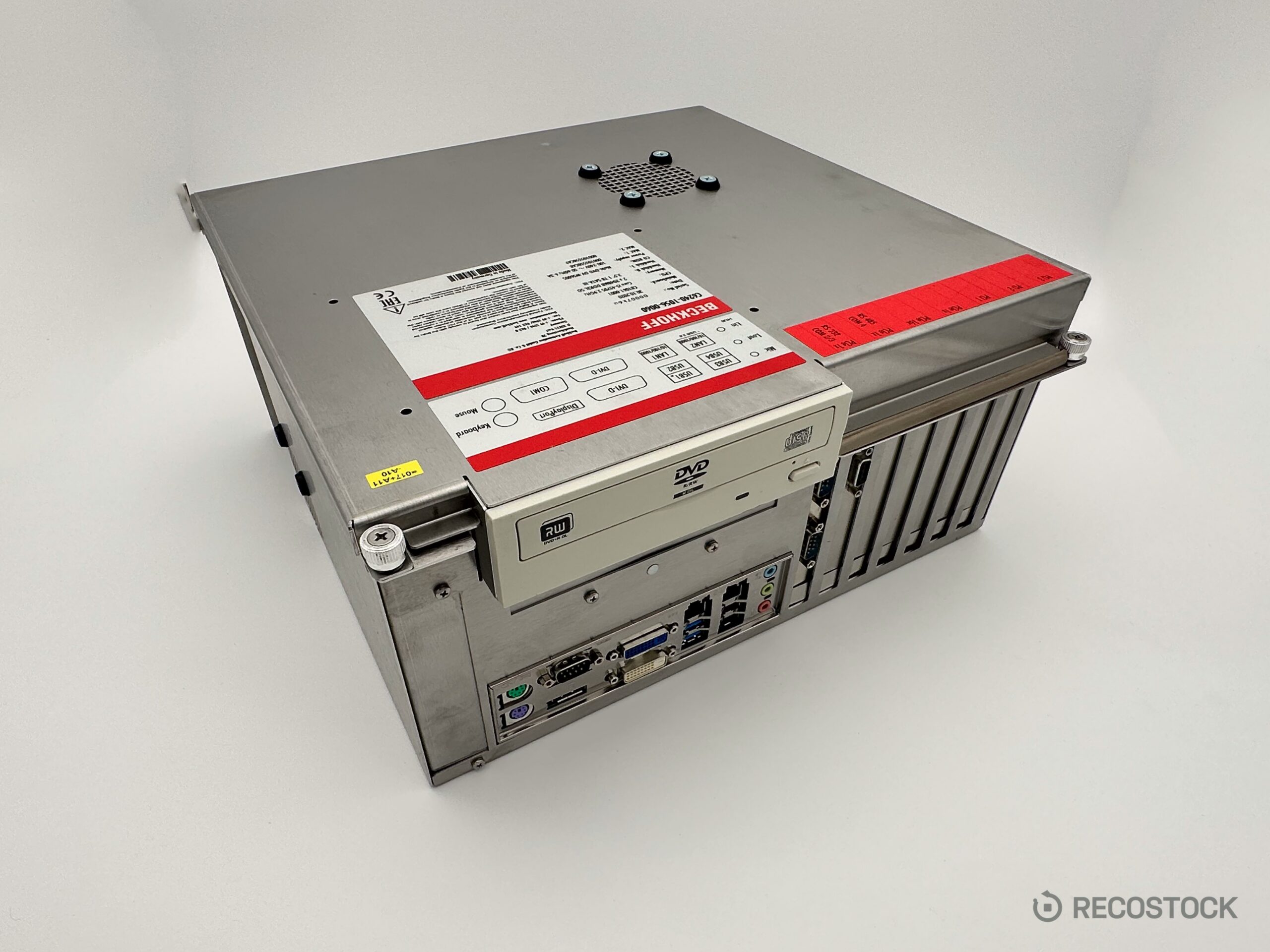 komputer przemysłowy Beckhoff C6240-1056-0060 — widok z przodu