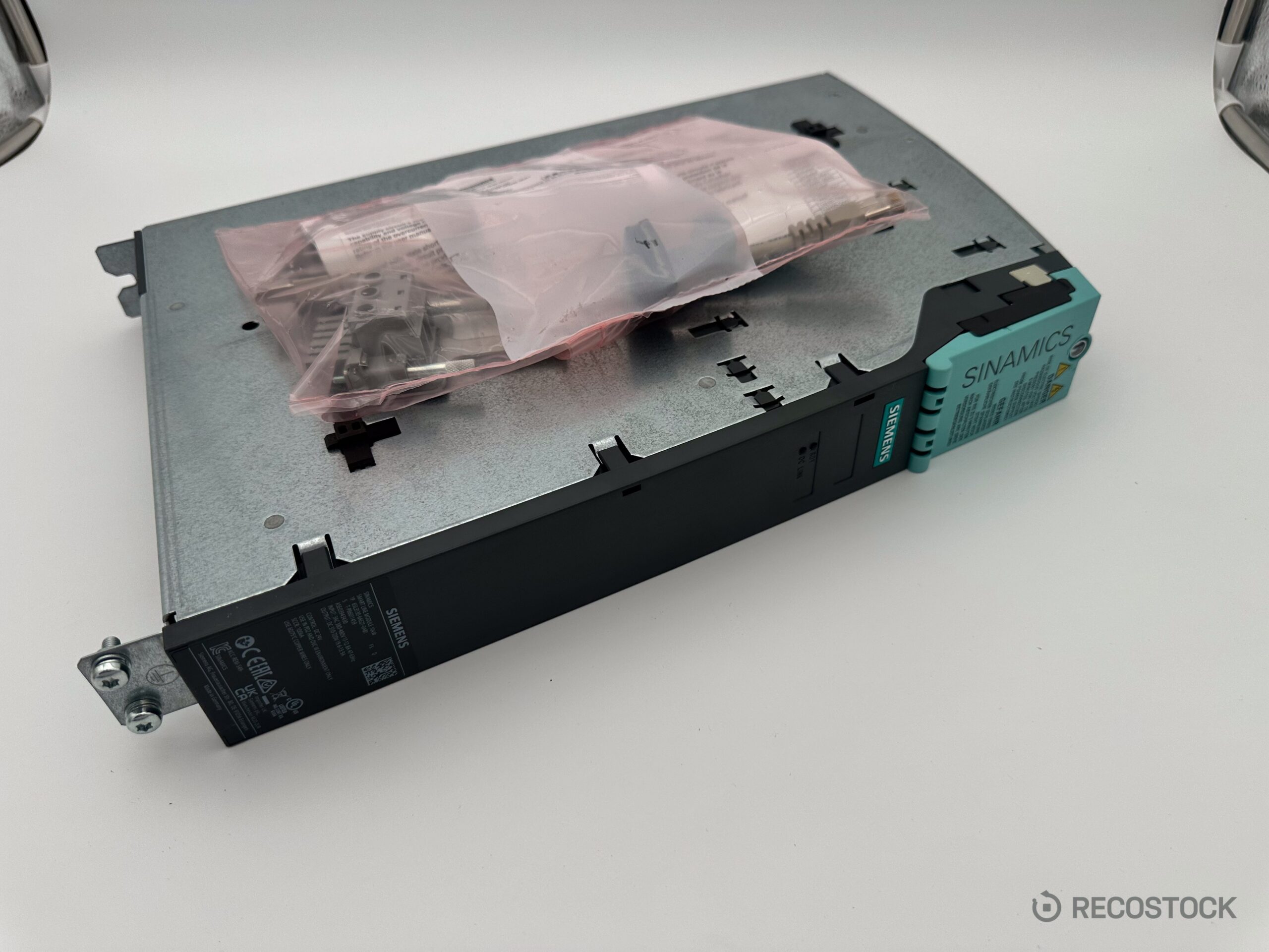 moduł zasilający Siemens Sinamics 6SL3130-6AE21-0AB1 — widok z przodu — zdjecie 4