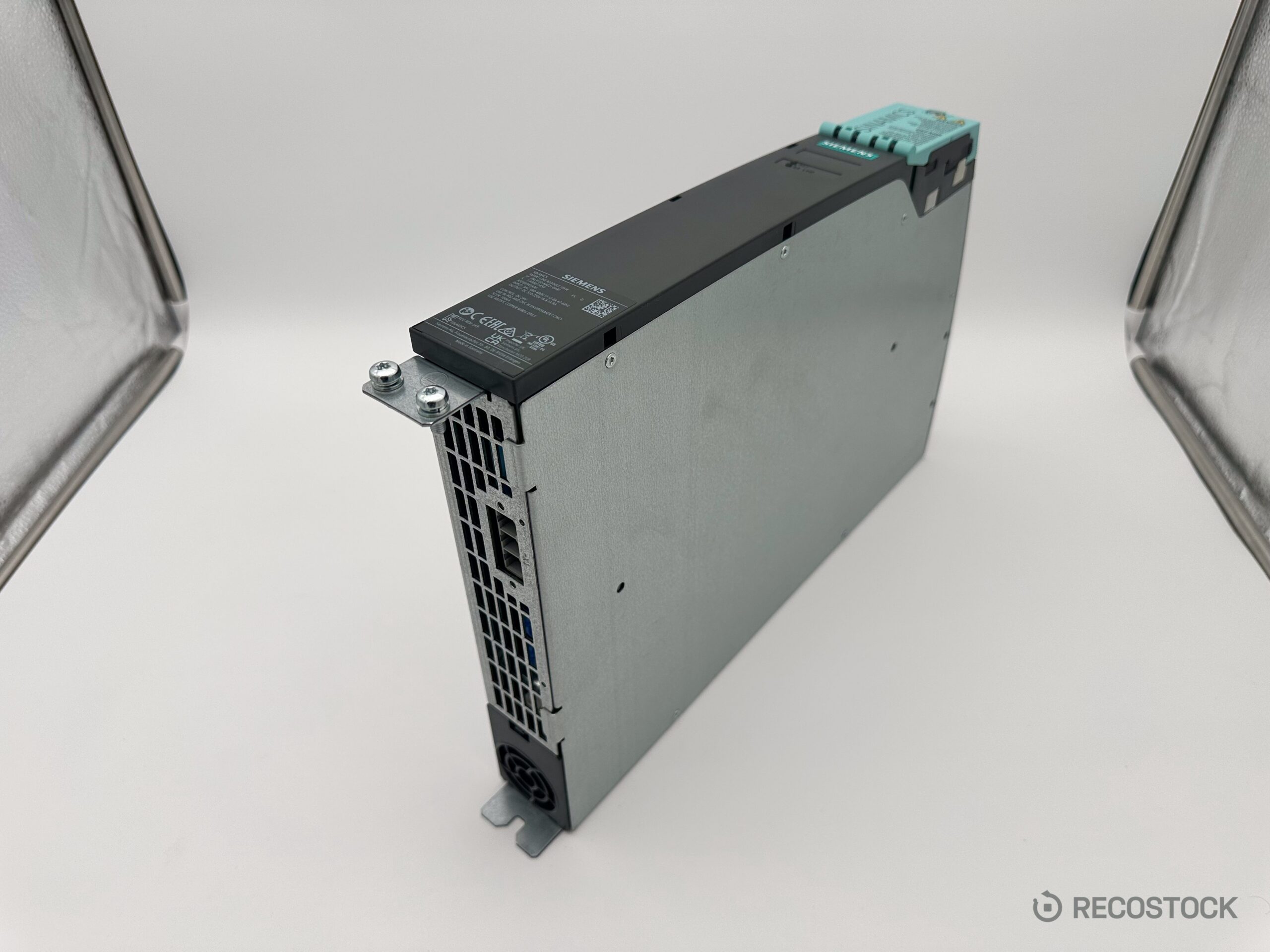 moduł zasilający Siemens Sinamics 6SL3130-6AE21-0AB1 — widok z przodu