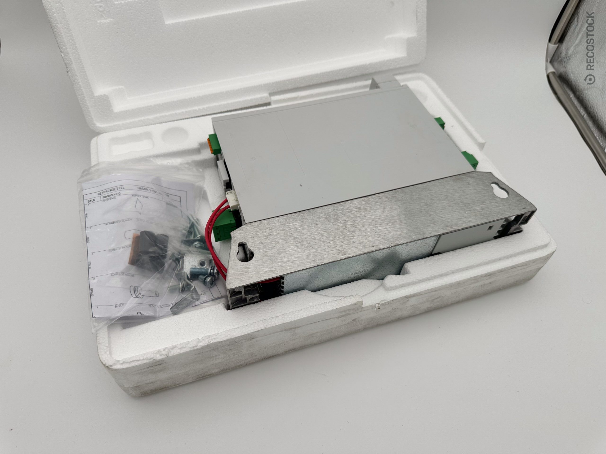 serwonapęd Bosch Rexroth HCS01.1E-W0028-A-03 — widok tabliczki i złączy