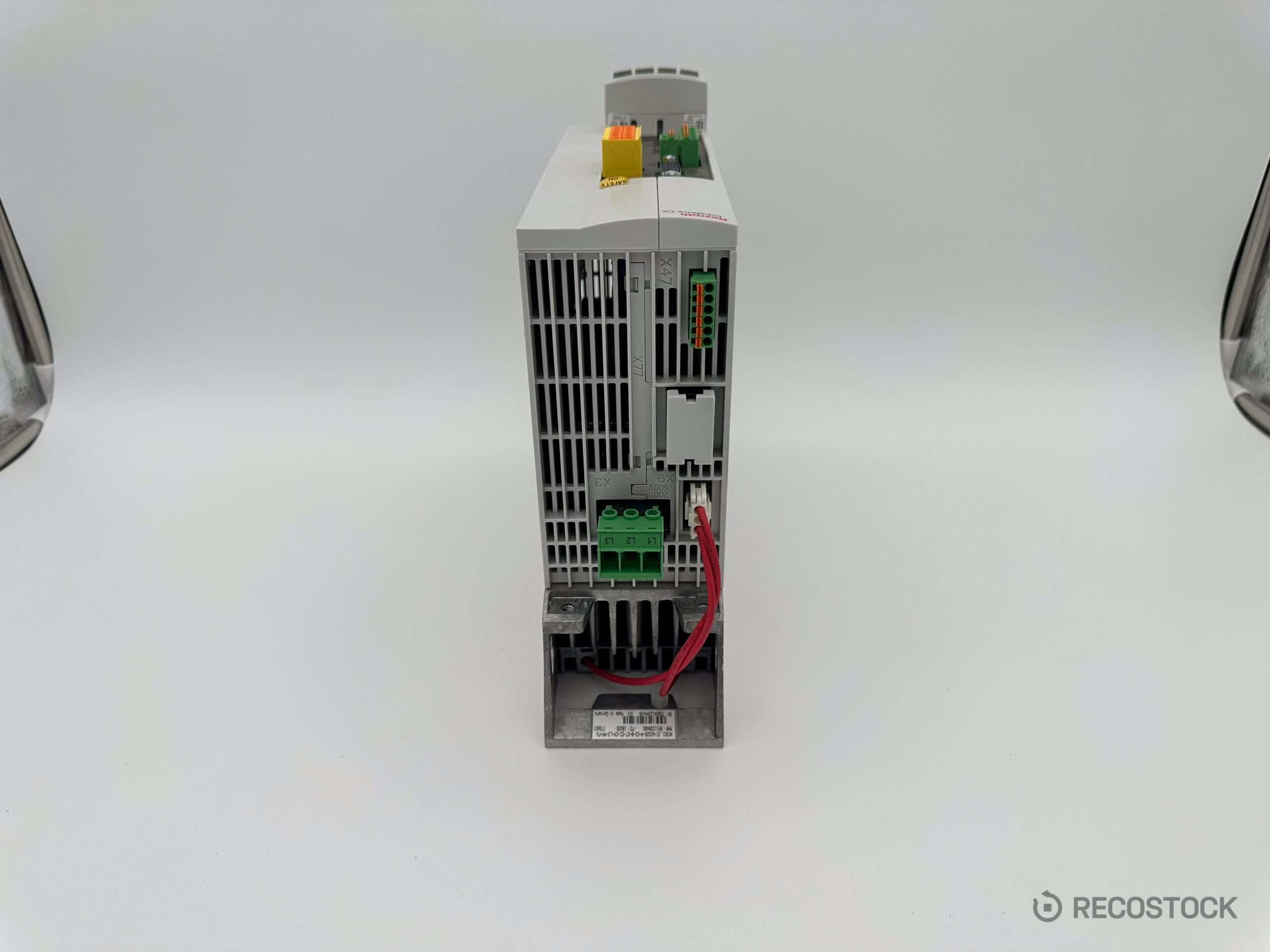 napęd Rexroth IndraDrive HCS01.1E-W030B-A-3-S8-BE-EC-CN1-3-N-FW — widok z przodu — zdjecie 7
